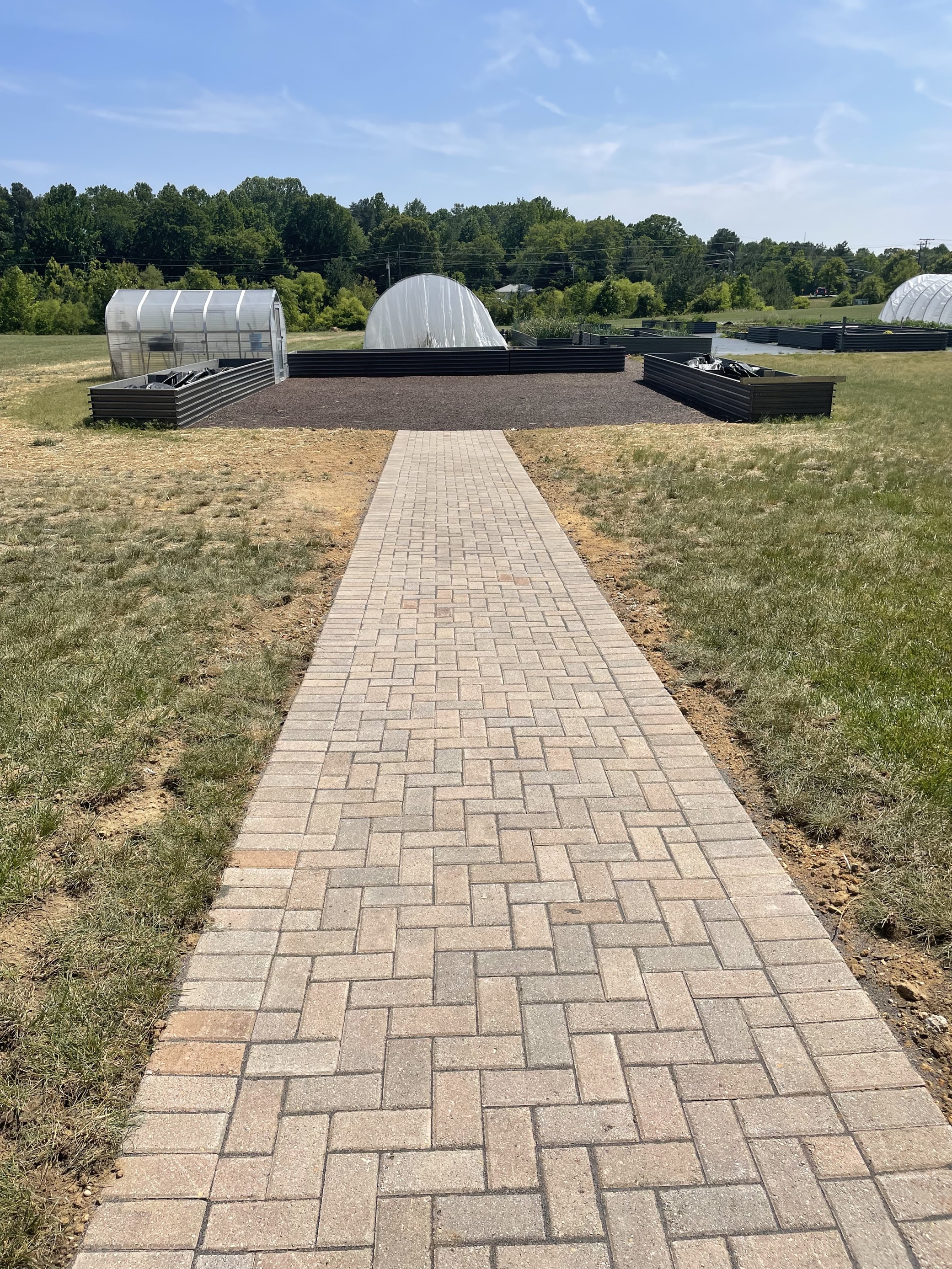 sidewalk-to-garden-ada.png